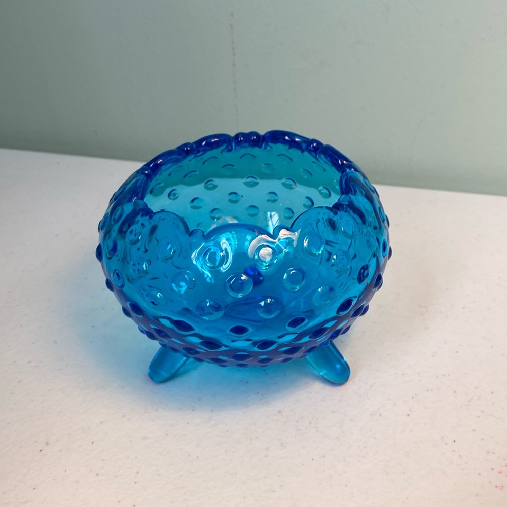 Vintage LE Smith Colonial Blue Hobnail 3 Footed Glass Bowl